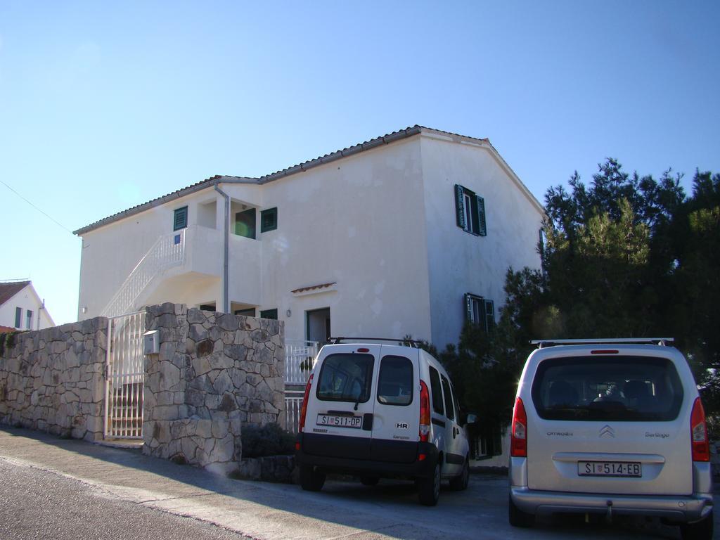 Apartments Sanda 穆泰尔岛 外观 照片